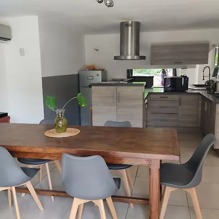 Spacious 85 M House A Few Steps From The Sea لا سيوتا