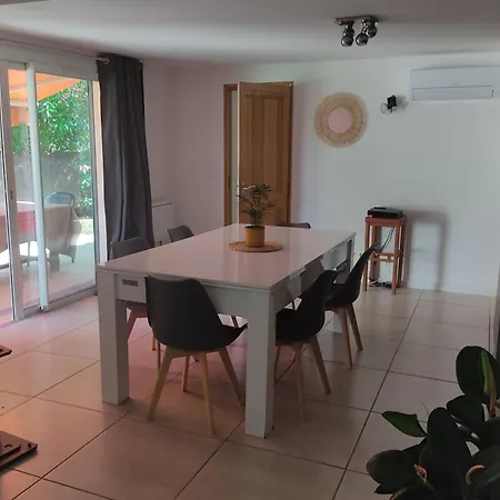 Spacious 85 M House A Few Steps From The Sea *